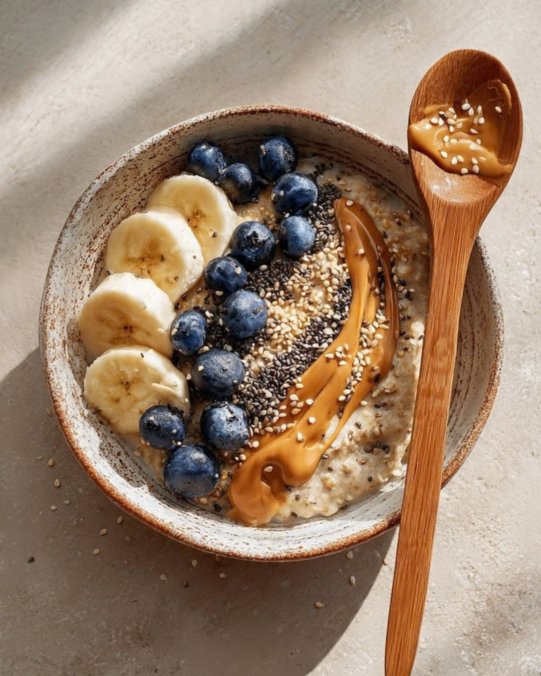 🥣 Avena Proteica de Vainilla y Frutos Secos 🍌